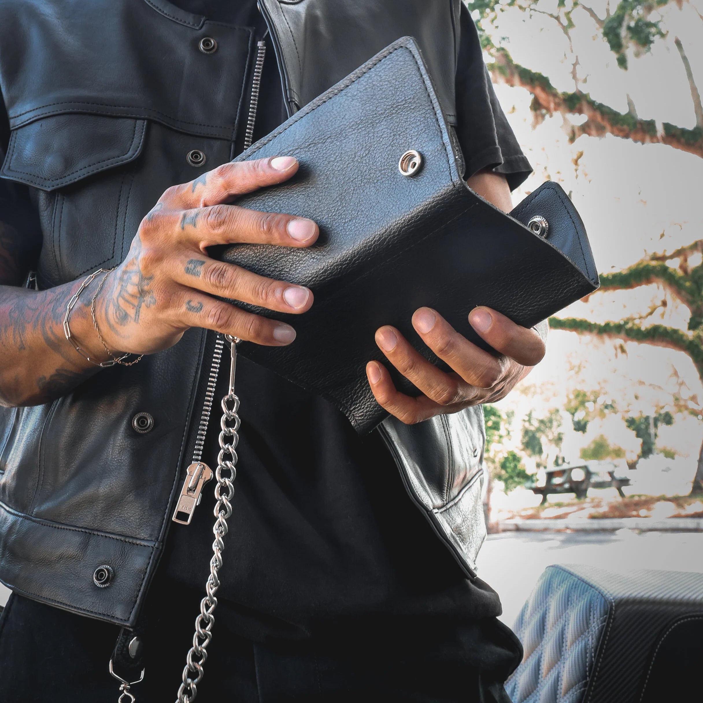 Open Road Men's Chain Trifold Leather Wallet - Boutique of Leathers/Open Road